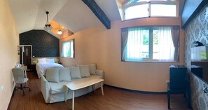 Flat-screen TV - BlackJazz Inn (Puli)