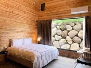 Ropa de cama de alta calidad, cortinas blackout y wifi gratis