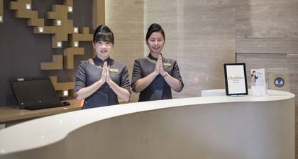 FOX Lite Royal Bay Makassar