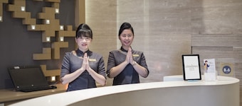 FOX Lite Royal Bay Makassar