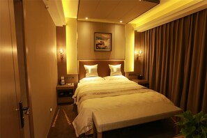 Executive-Suite | Hochwertige Bettwaren, Minibar, Zimmersafe, Schreibtisch