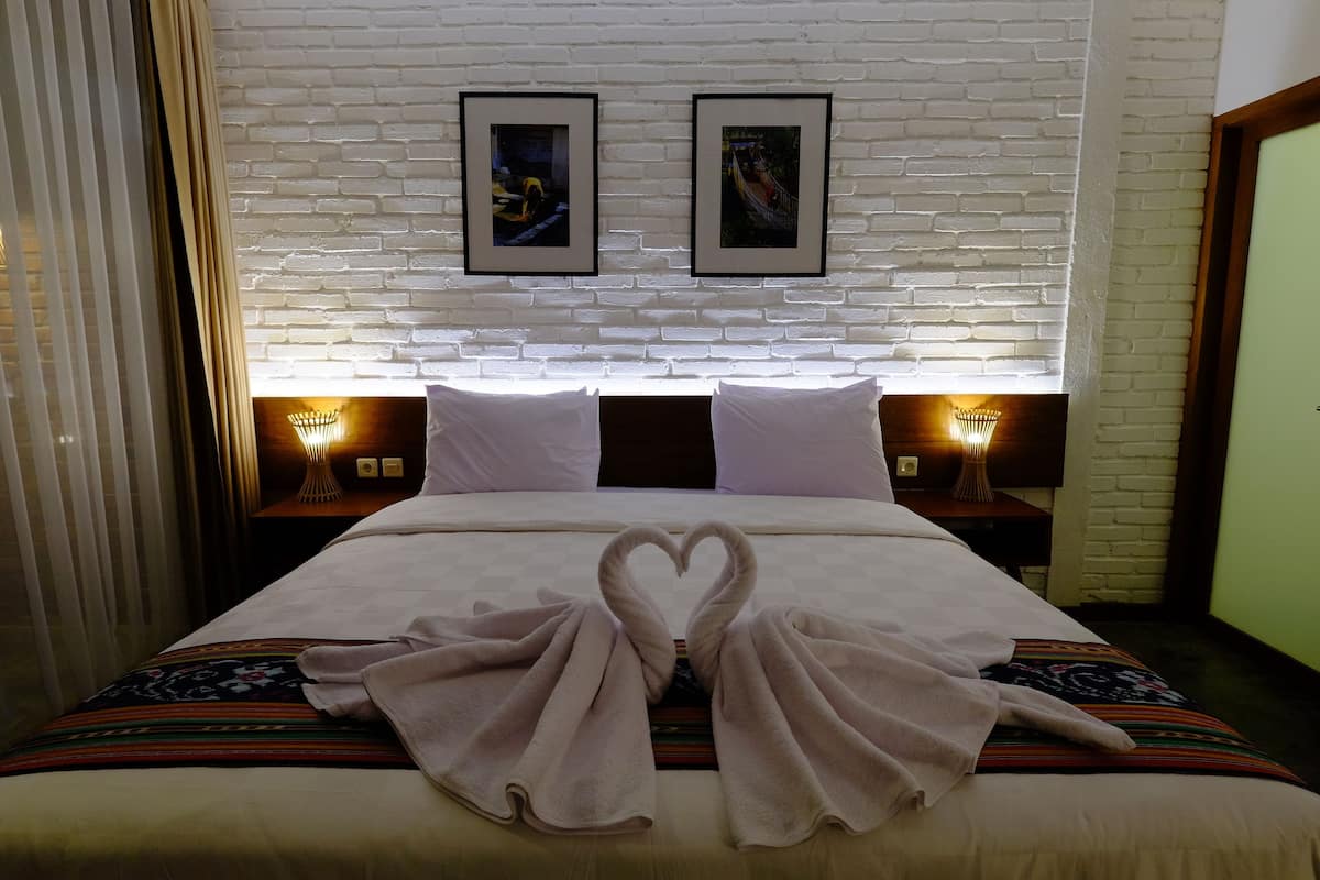 deluxe room | in-room safe, desk, blackout curtains, free wifi