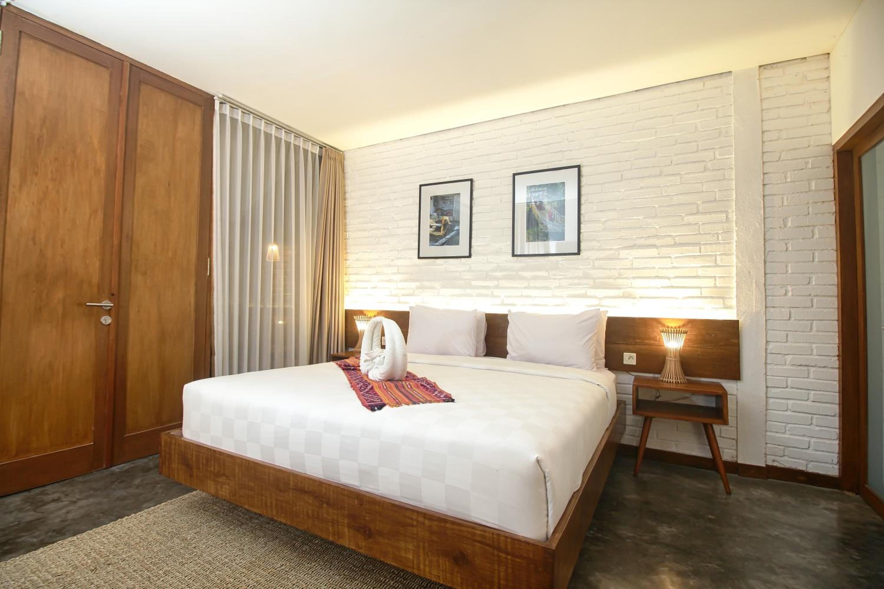 in-room safe, desk, blackout curtains, free wifi