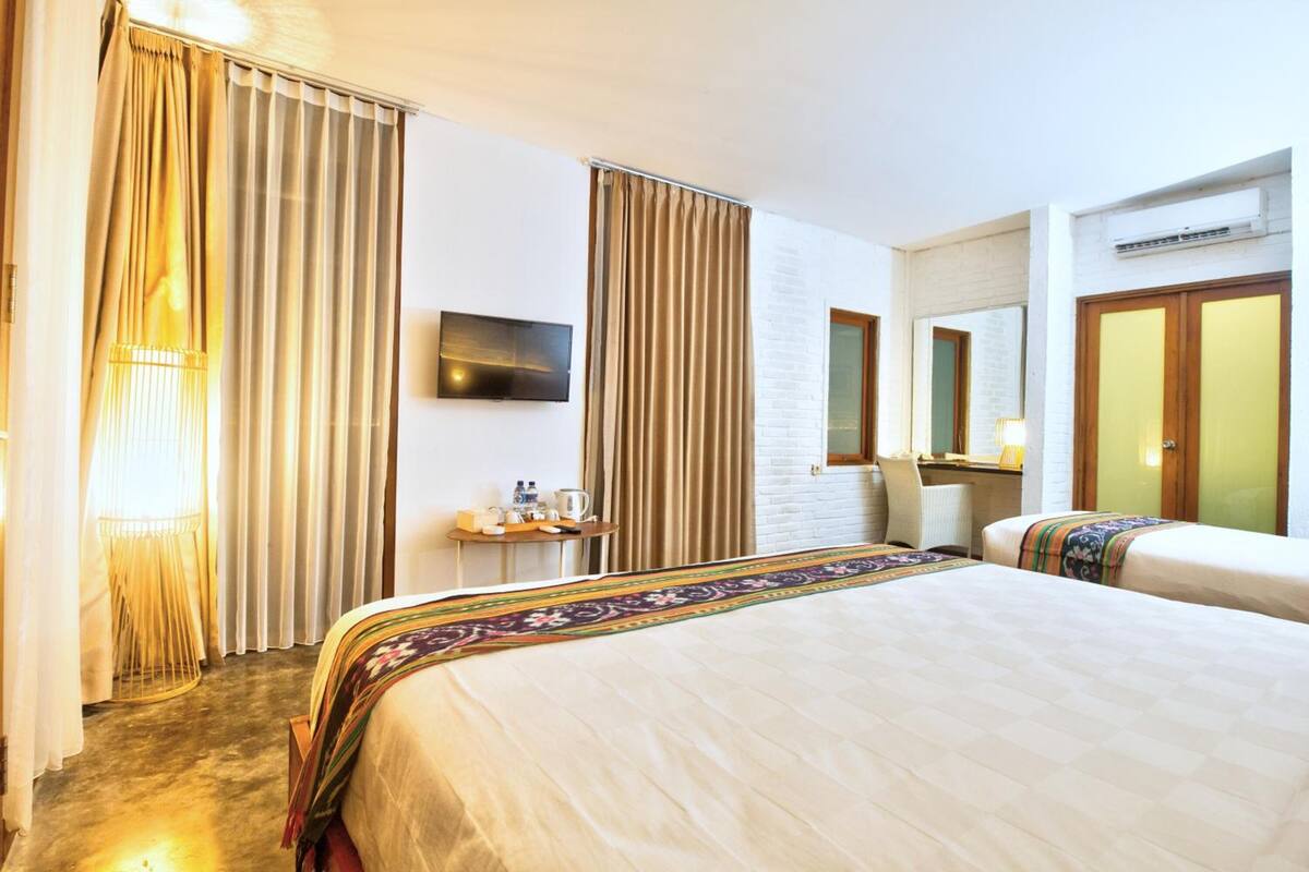 in-room safe, desk, blackout curtains, free wifi