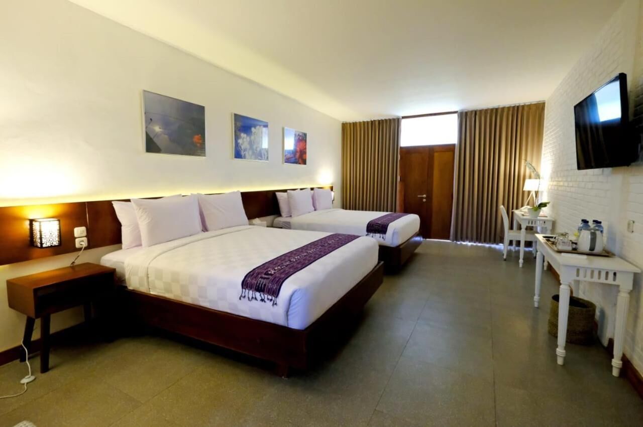 in-room safe, desk, blackout curtains, free wifi