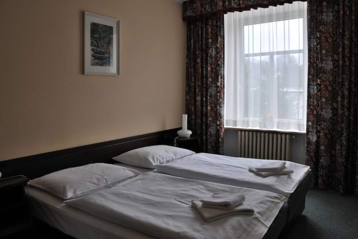 standard double room | in-room safe, desk, iron/ironing board, free cots/infant beds