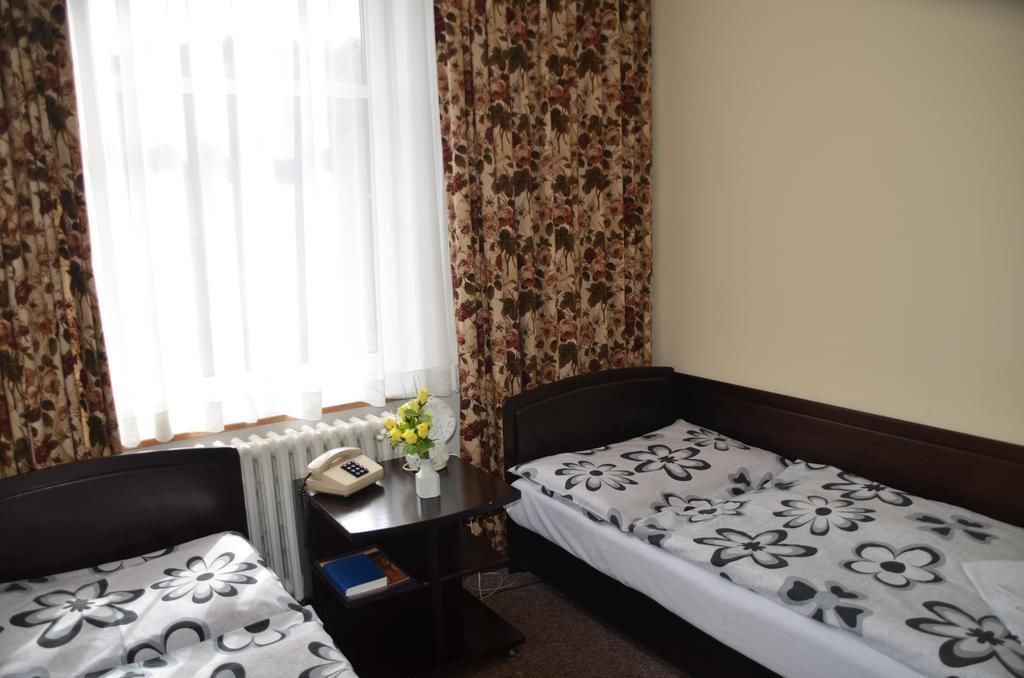 standard double room | in-room safe, desk, iron/ironing board, free cots/infant beds
