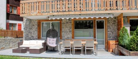 Luxury Apartment, 3 Bedrooms, Accessible, Garden Area | Terrace/patio