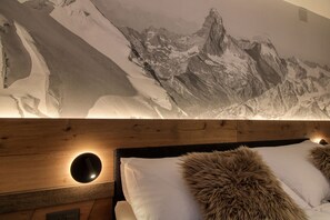 Luxury Apartment, 3 Bedrooms, Accessible, Garden Area | 1 bedroom, premium bedding, in-room safe, individually furnished - Matterhorngruss Apartments (Zermatt)