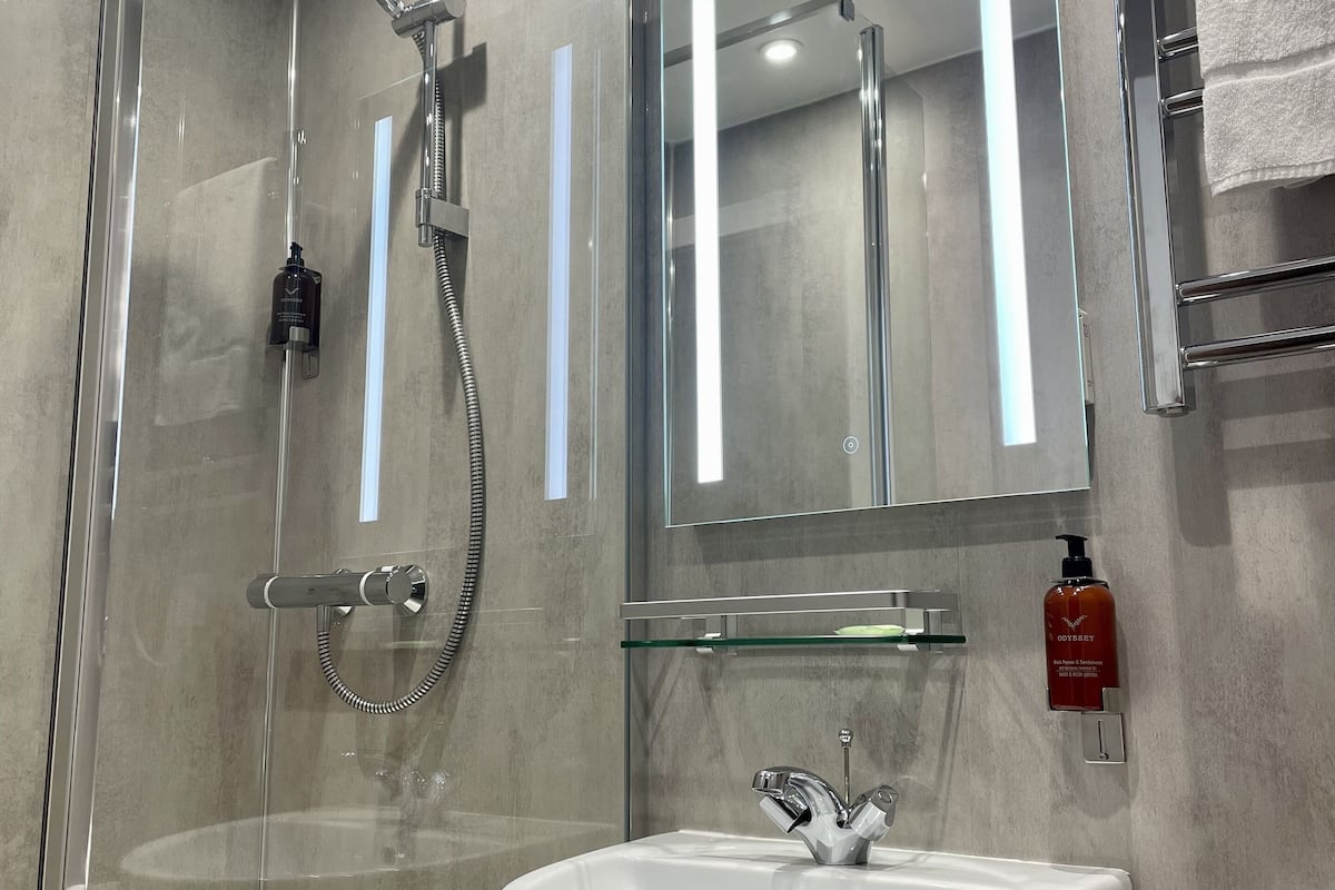 Double Room, Ensuite (Four Poster) | Bathroom
