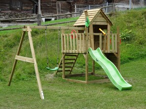 Tempat bermain anak - outdoor
