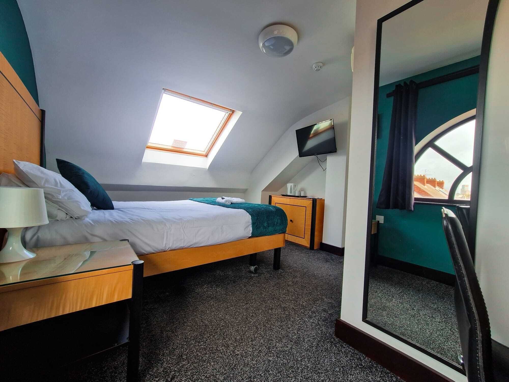 standard room | iron/ironing board, free wifi, bed sheets