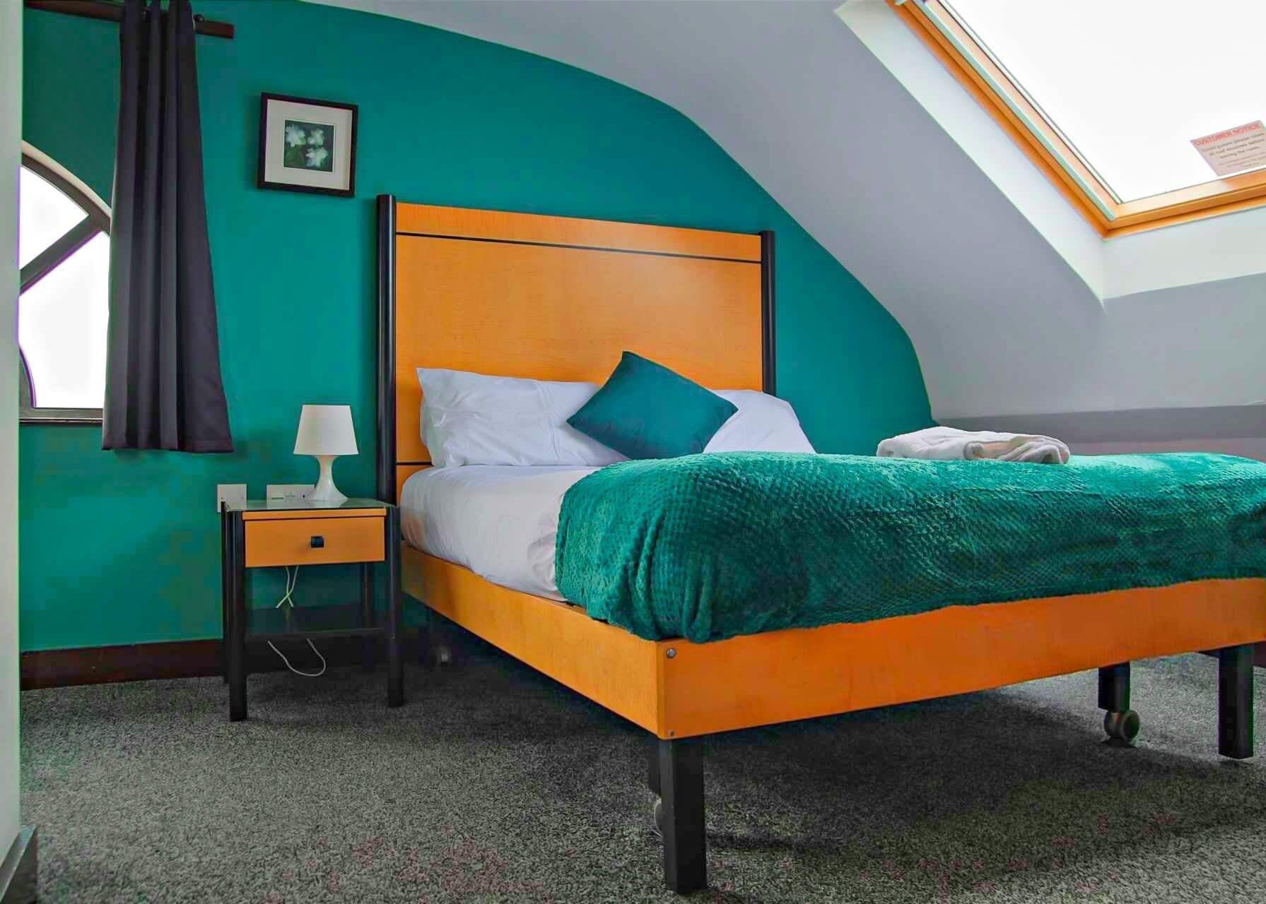 standard room | iron/ironing board, free wifi, bed sheets