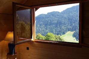 Chalet, 4 chambres, terrasse, vue montagne | Vue de la chambre