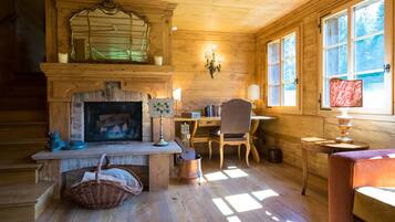 Chalet, 5 Bedrooms, Terrace, Mountain View | Room amenity