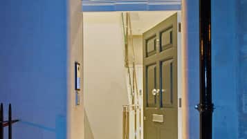 Lejlighed - privat badeværelse - byudsigt | Udendørsområde