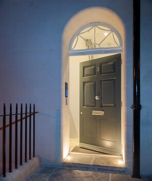 Exterior - Bath Circle (Bath)