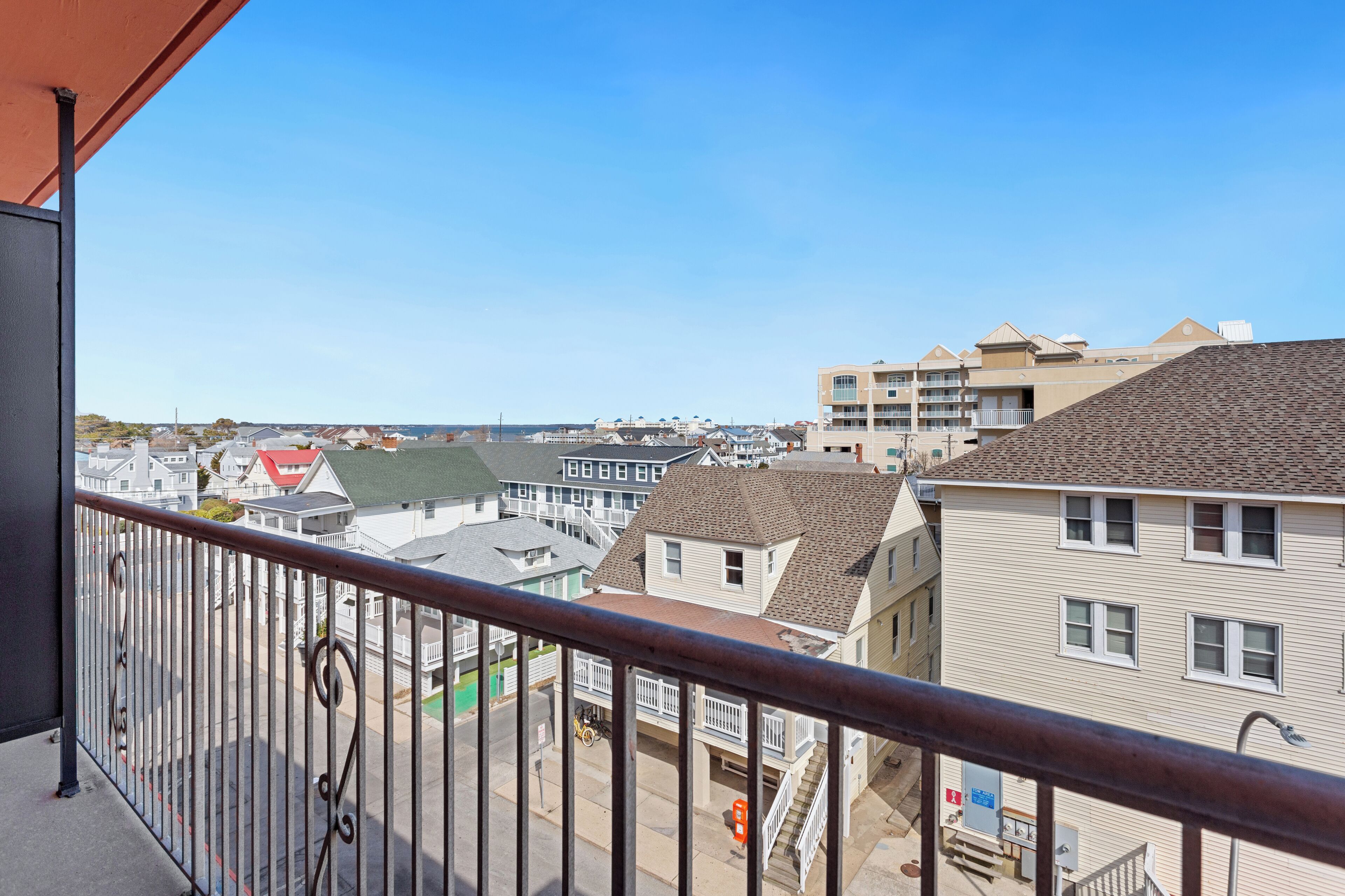 comfort room, 2 queen beds (partial ocean view) | city view