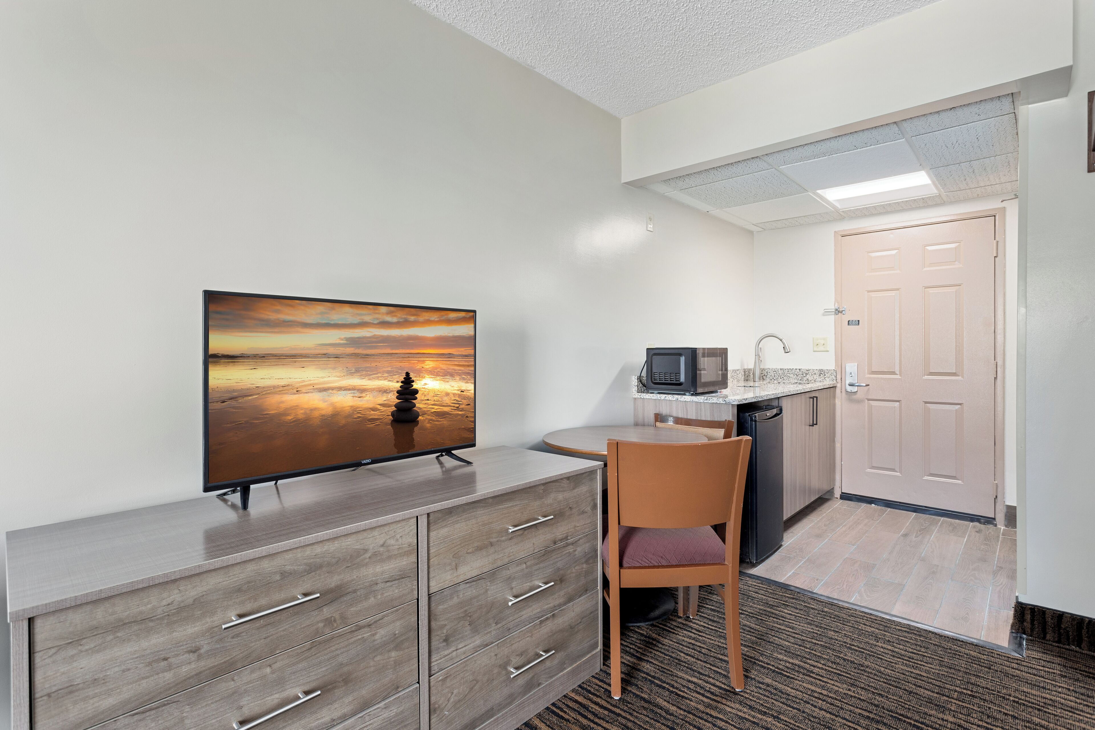 comfort room, 2 queen beds (partial ocean view) | private kitchenette | fridge, microwave, coffee/tea maker