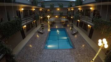 Piscine extérieure