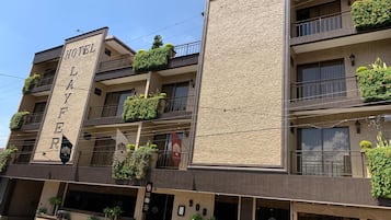 Fachada da propriedade