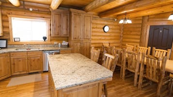 Kabin, 5 kamar tidur | Dapur pribadi | Lemari es besar, microwave, oven, dan kompor