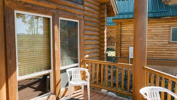 Cabin, 2 Bedrooms | Terrace/patio