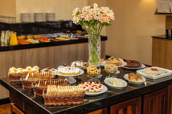 Free daily buffet breakfast
