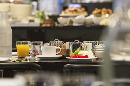Daily buffet breakfast for a fee