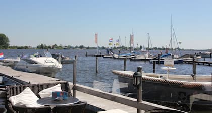 Hausboot in Goengahuizen mit Sauna