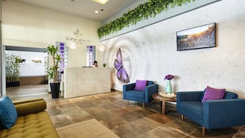 Banheira de hidromassagem, sauna a vapor, tratamentos corporais