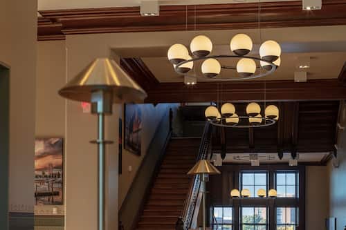 Lobby lounge