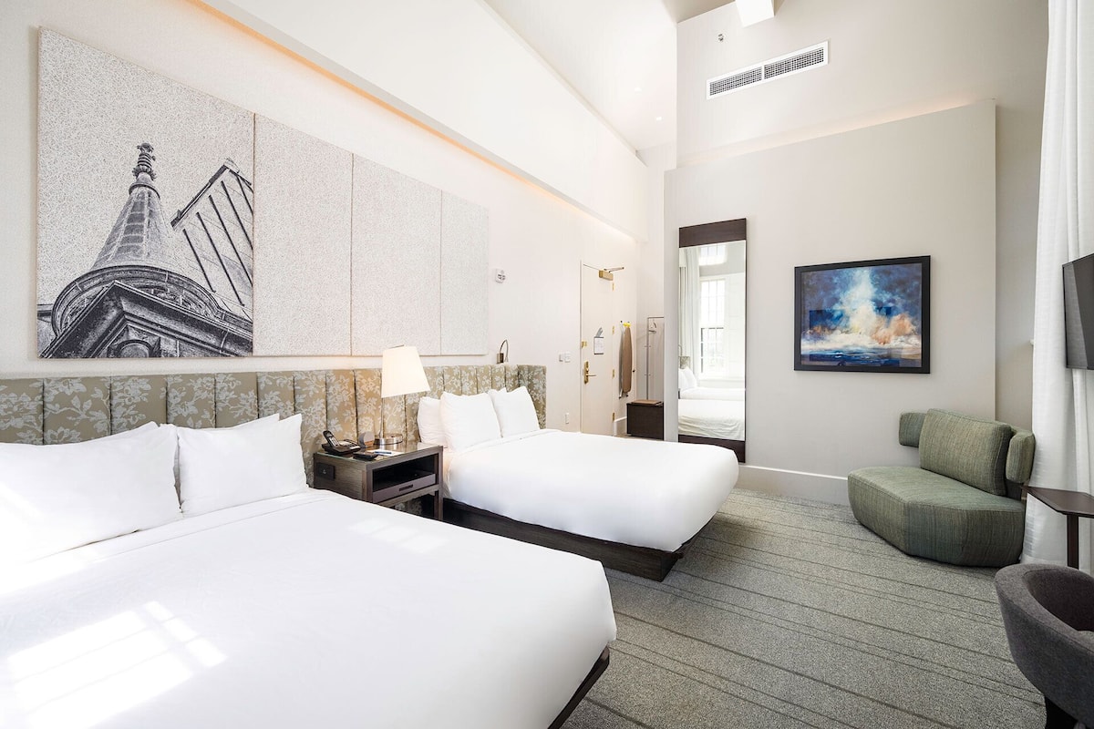 Classic Room (Full/Full) | In-room safe, desk, blackout curtains, soundproofing