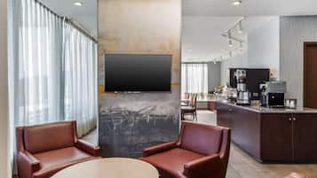 Ilmainen päivittäinen mannermainen aamiainen