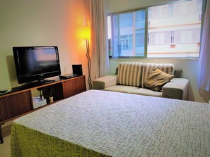 Apartment, 1 Bedroom | 1 bilik tidur, seterika/papan seterika, Wi-fi percuma 