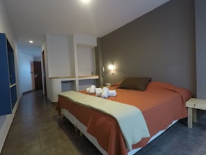 Econhosuite