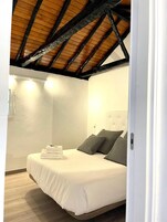 华丽套房 | 迷你吧、办公桌、笔记本电脑工作区、免费 WiFi