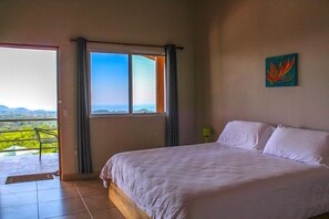 Premium bedding, in-room safe, blackout curtains, soundproofing - Vista Villas (Ciudad Cortés)