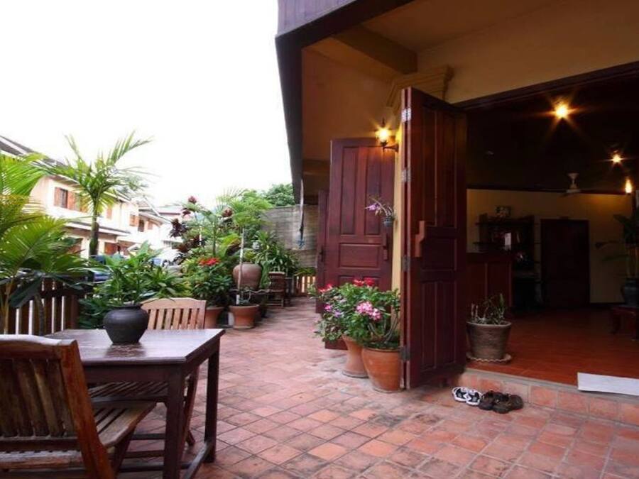 Pintu masuk hartanah