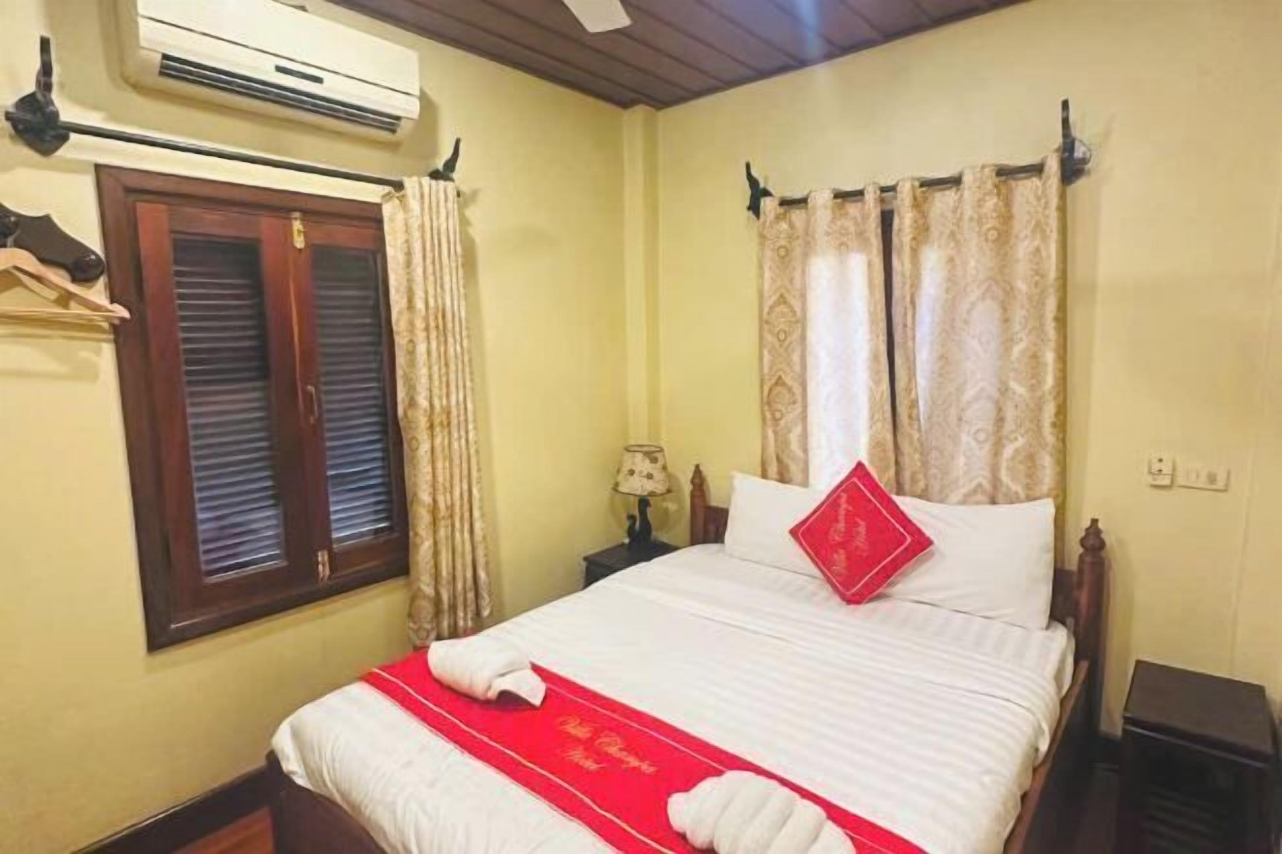 Een minibar, een kluis op de kamer, een bureau, gratis wifi