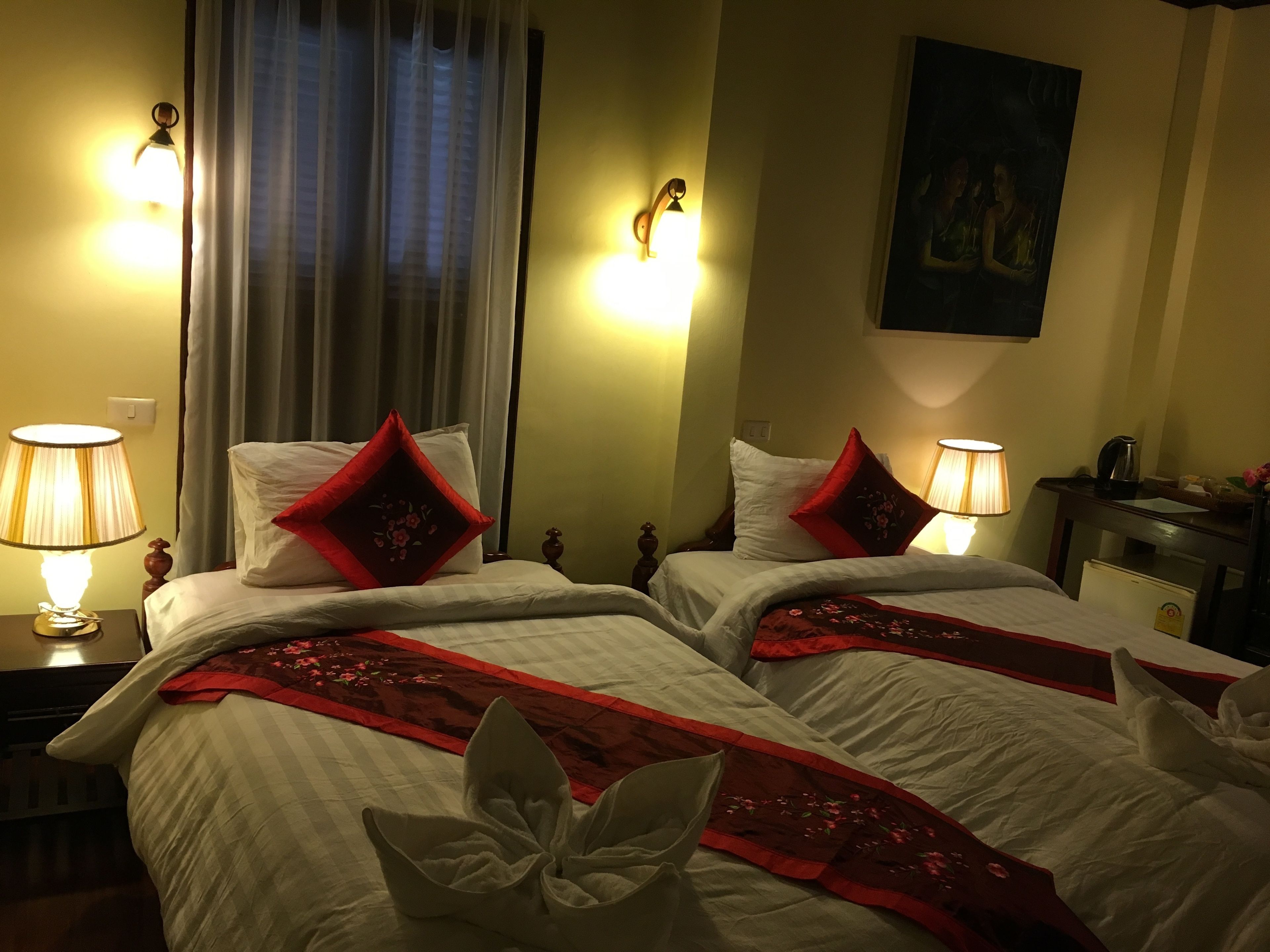 superior twin room | minibar, in-room safe, desk, soundproofing