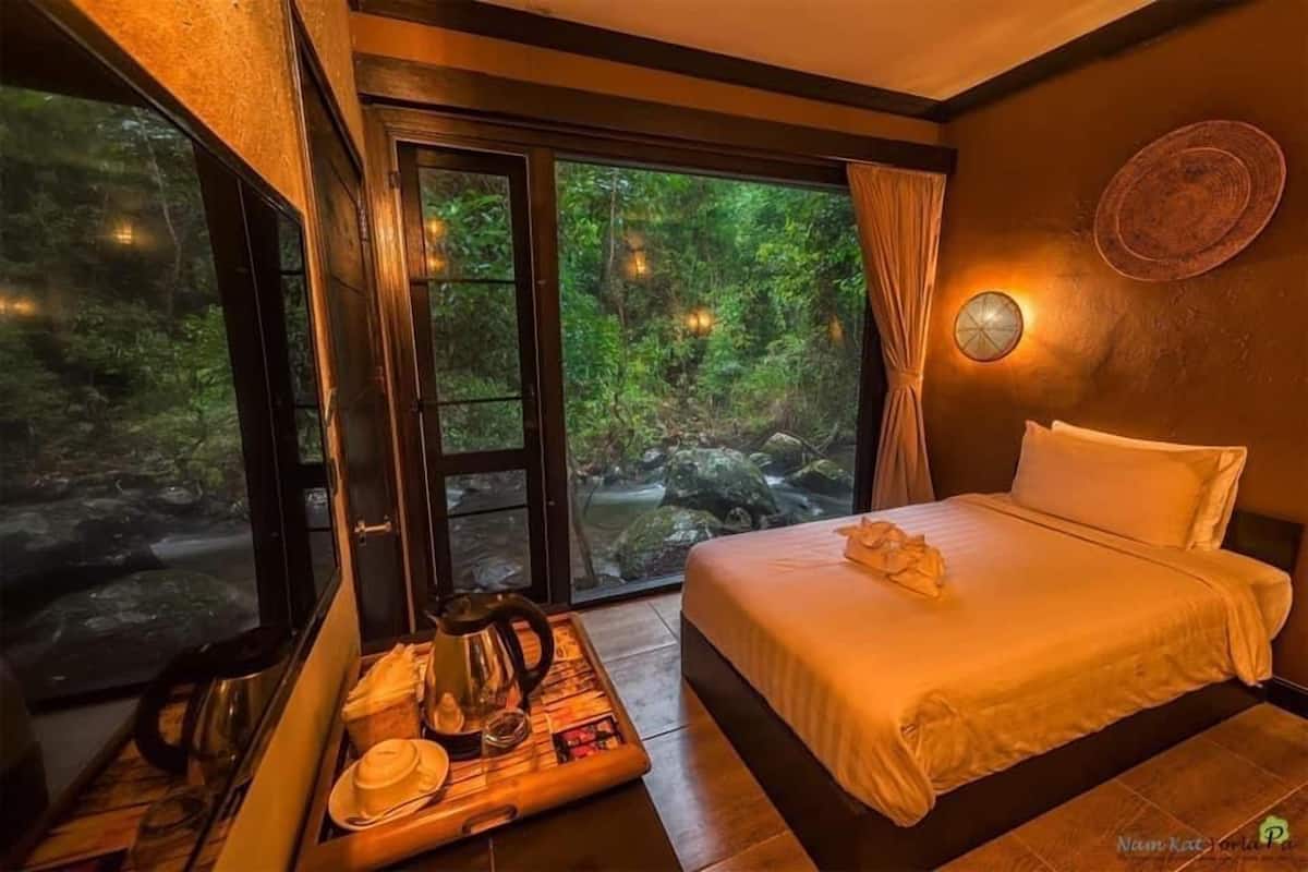 Superior River Cottage Double | In-room safe, blackout drapes, free WiFi, bed sheets