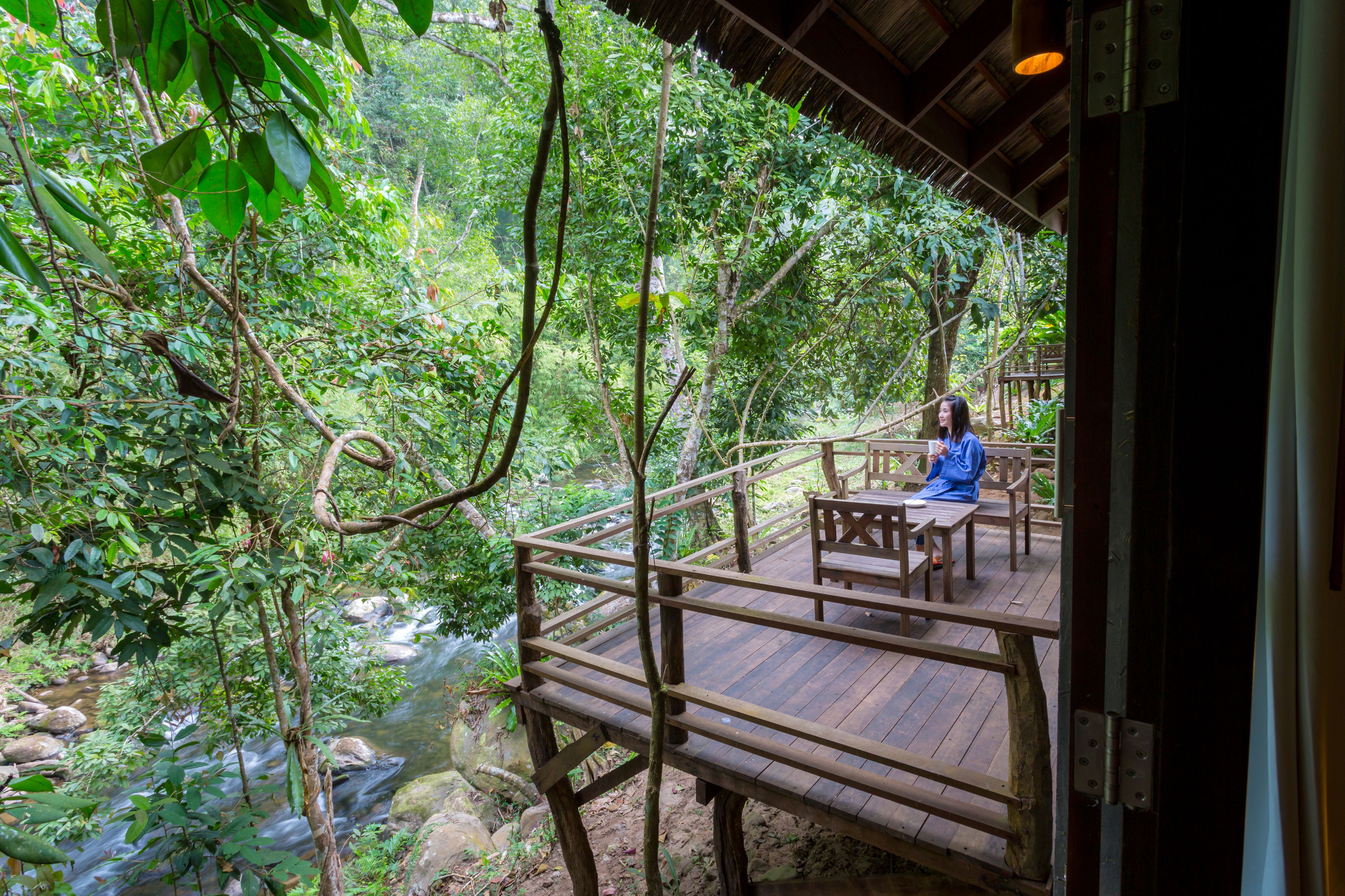 deluxe river view | balcony