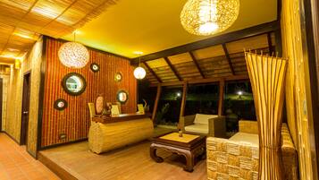 Aromatherapy, Thai massages, body scrubs, reflexology