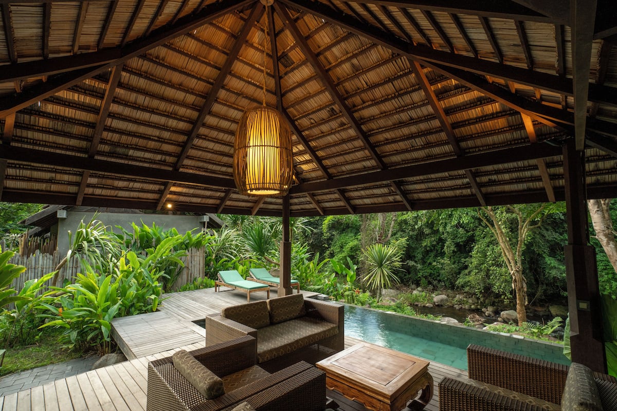 Pool Villa with River View | 客房內保險箱、遮光布/窗簾、免費無線上網、床單