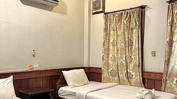 Standard Twin Room | Free WiFi