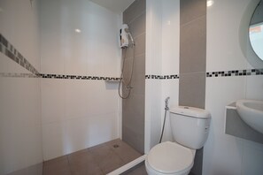 Standard Triple Room | Bathroom | Shower, free toiletries, towels - ABM Service Residence (Nakhon Ratchasima)