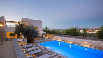 Luxury Duplex, 2 Bedrooms, 2 Bathrooms, Pool View | View from room