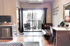 Grand Room | Living area | TV