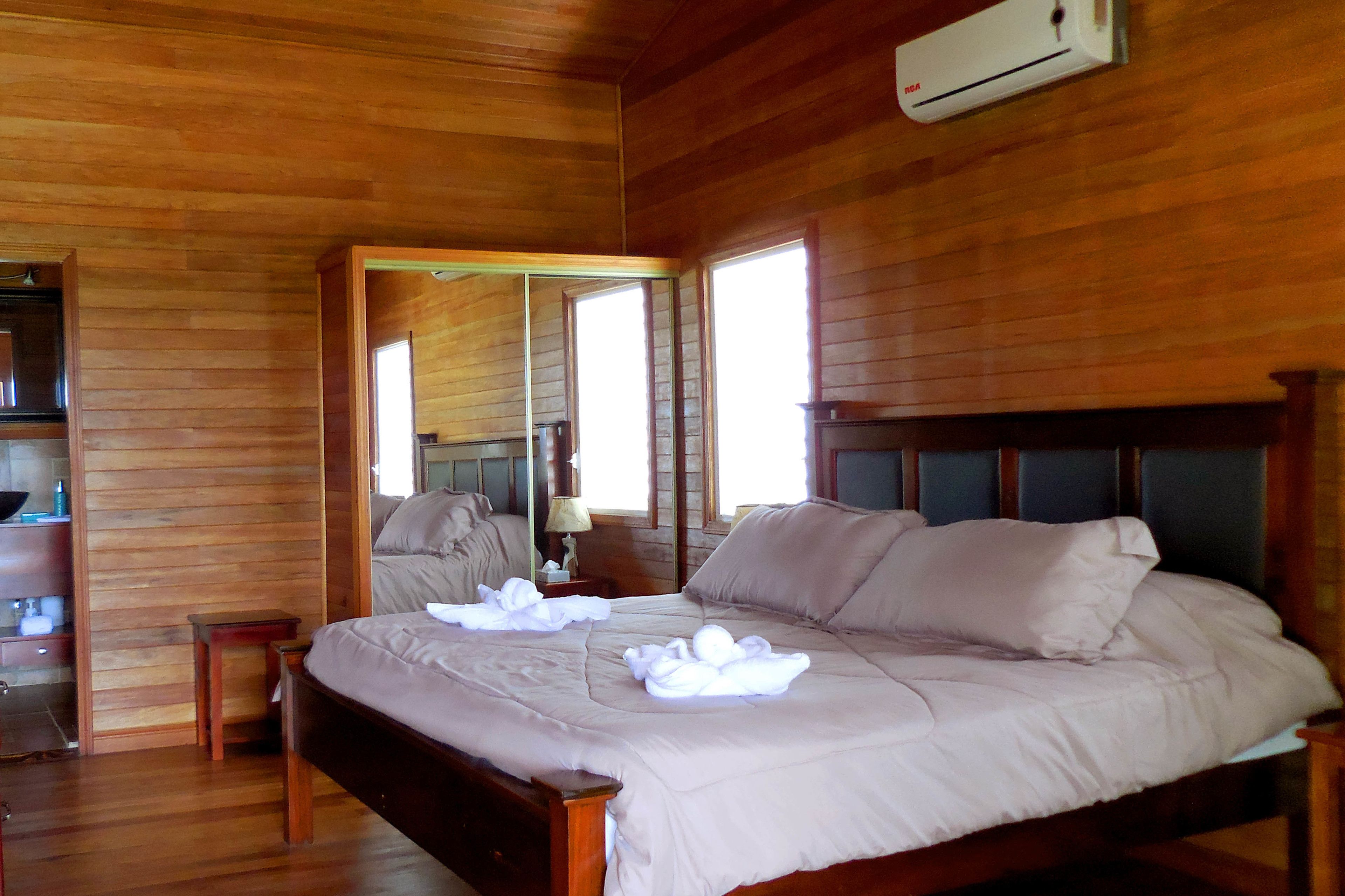 Basic Single Room, 1 King Bed | 1 bedroom, iron/ironing board, rollaway beds